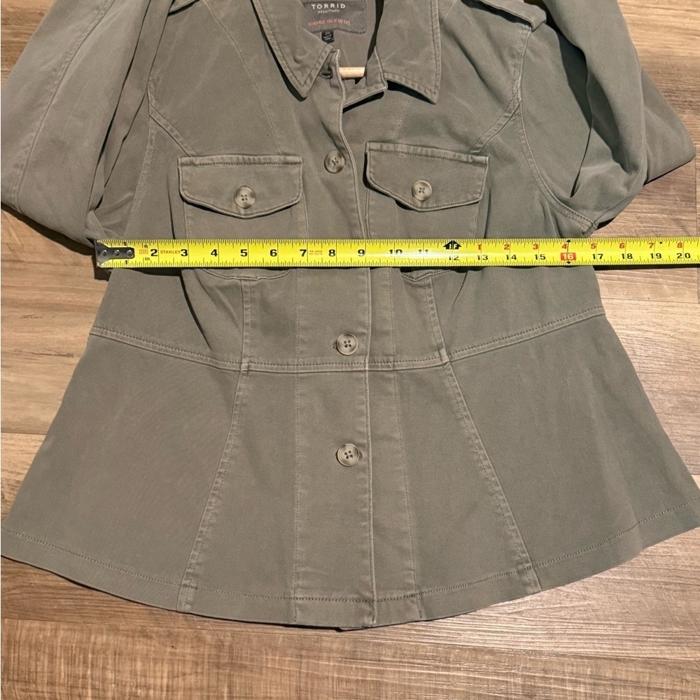 Torrid Woman Size Med Light Olive Green Twill Peplum Military Utility Jacket NWT - Picture 9 of 9